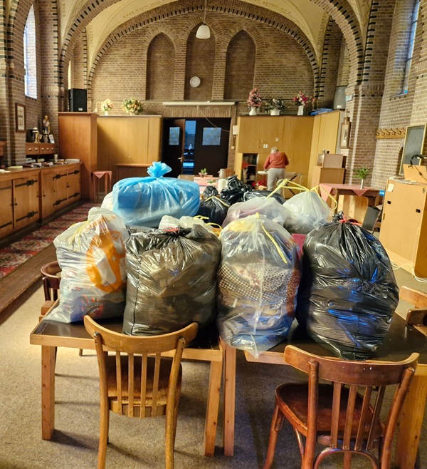 Inzameling%20Oekra%C3%AFne%2018-04-2025%20(2)%20kl.jpg