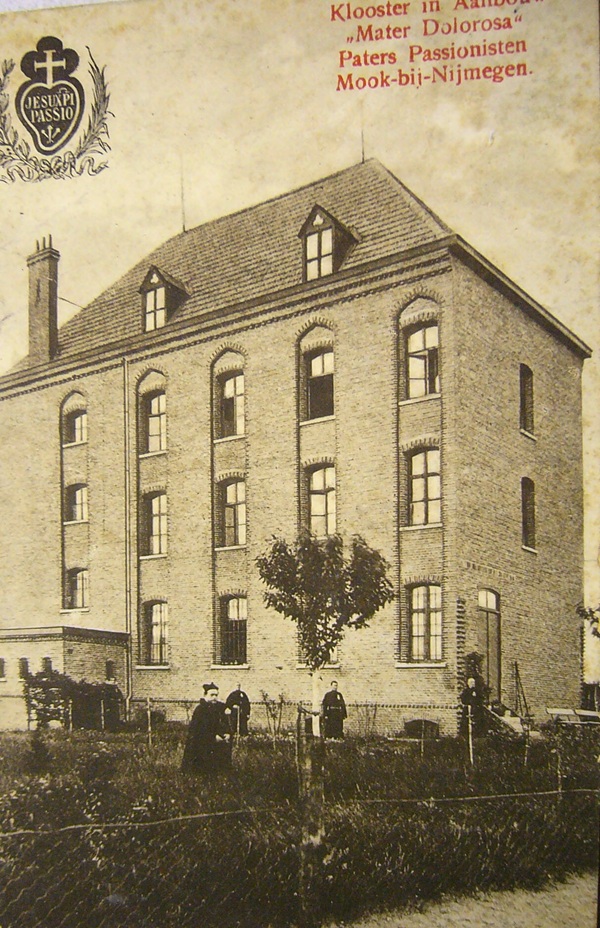klooster_in_aanbouw_kl.jpg